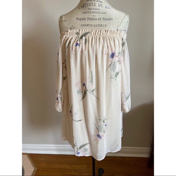 Off the shoulder, boho dress in size M. - Picture 1 of 3